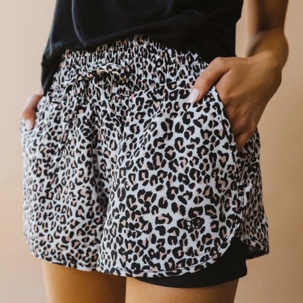 Albion Fit Pursuit Shorts Cheetah Print Drawstring Pockets Small